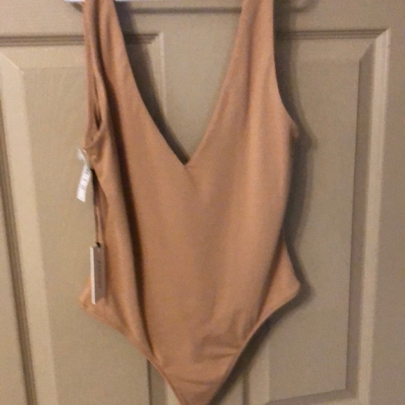 Babaton Tops - Babaton contour bodysuit